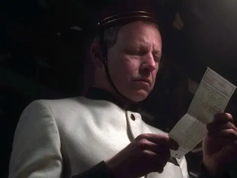 Кадр из фильма Напротив по коридору