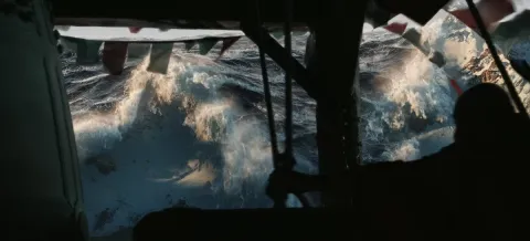 Кадр из фильма 2012