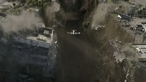 Кадр из фильма 2012