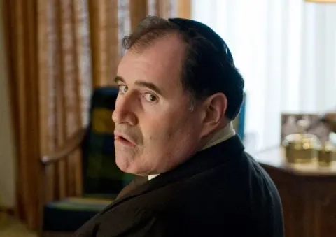 Кадр из фильма Серьёзный человек