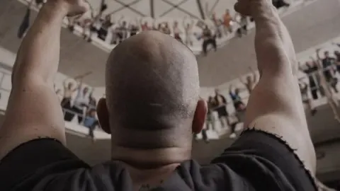 Кадр из фильма Камера 211