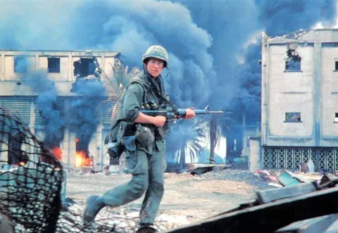 Кадр из фильма Цельнометаллическая оболочка