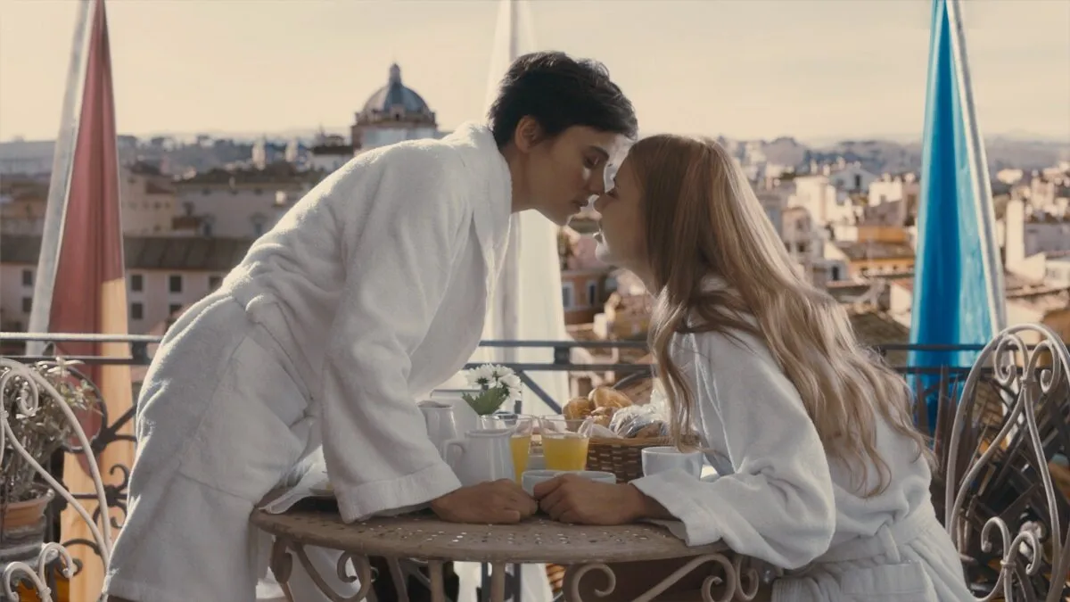 Кадр из фильма Комната в Риме