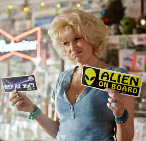 Кадр из фильма Пол: Секретный материальчик