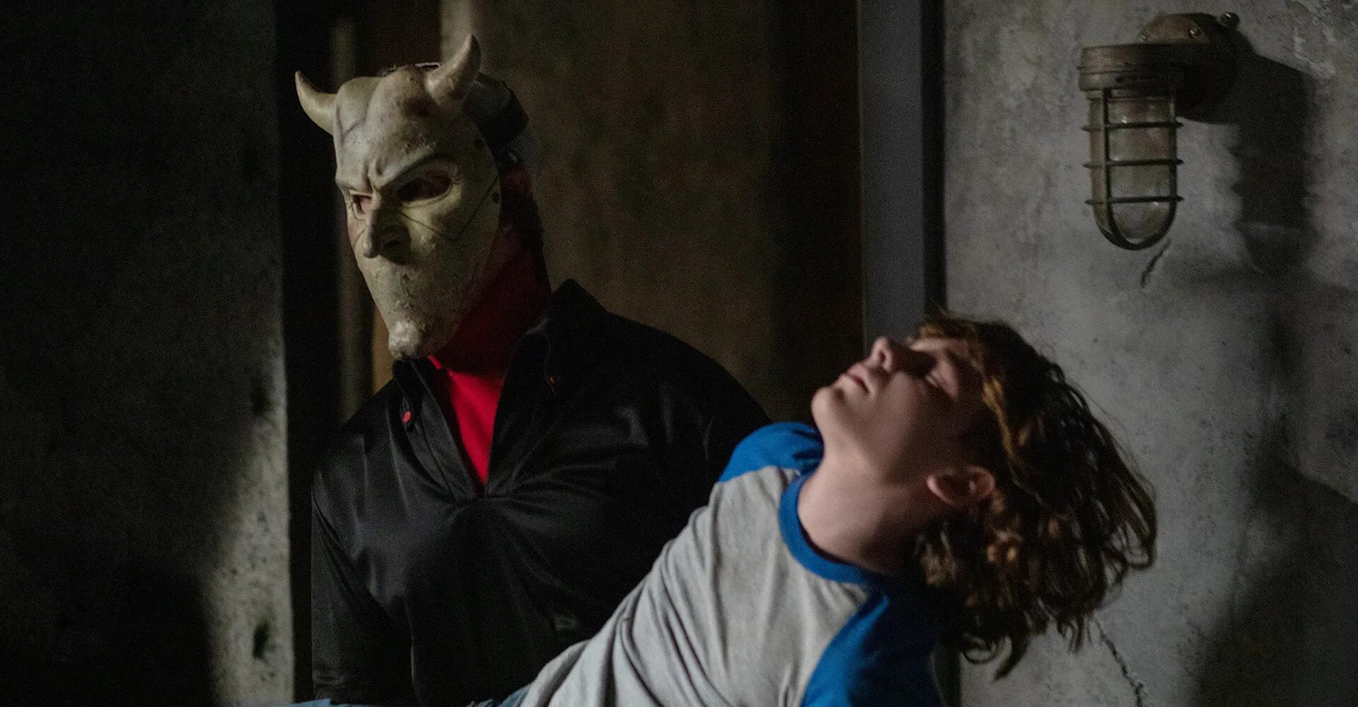 Кадр из фильма Чёрный телефон