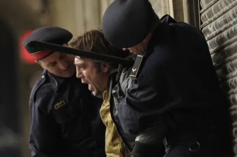 Кадр из фильма Бьютифул