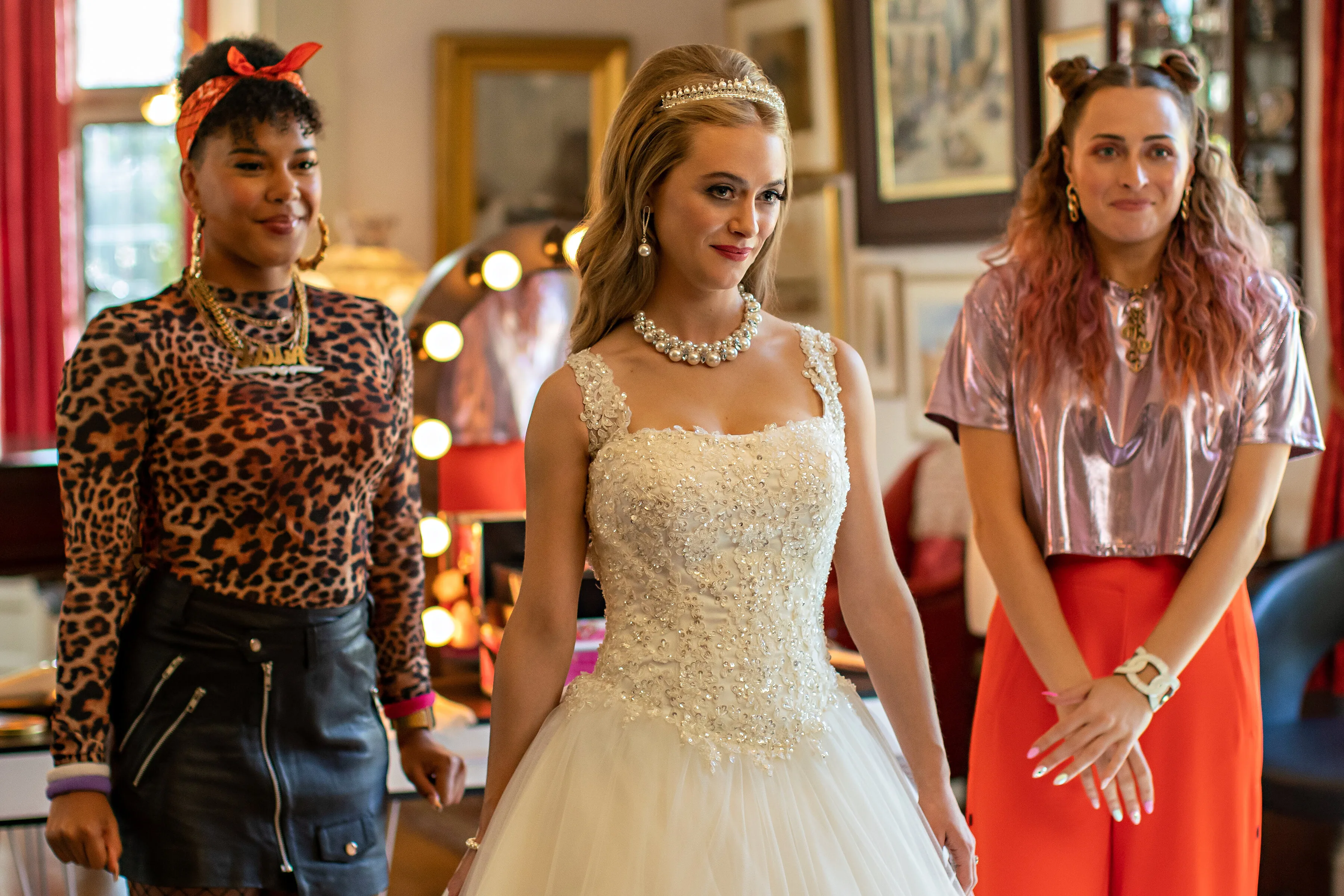 Кадр из фильма В королевском стиле