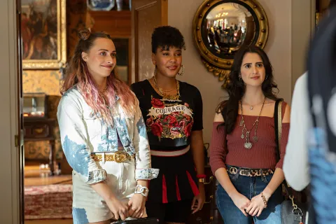 Кадр из фильма В королевском стиле