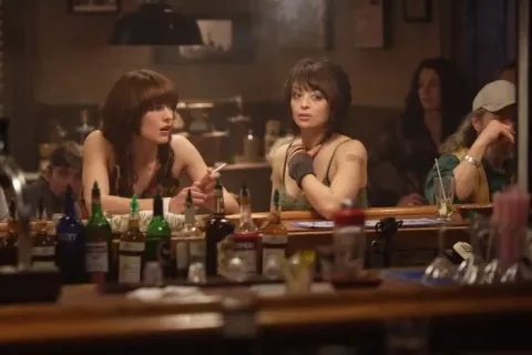 Кадр из фильма Калибр 45