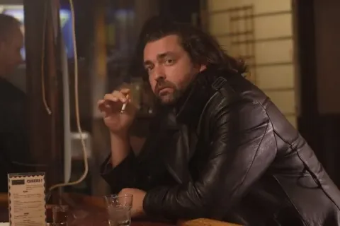 Кадр из фильма Калибр 45