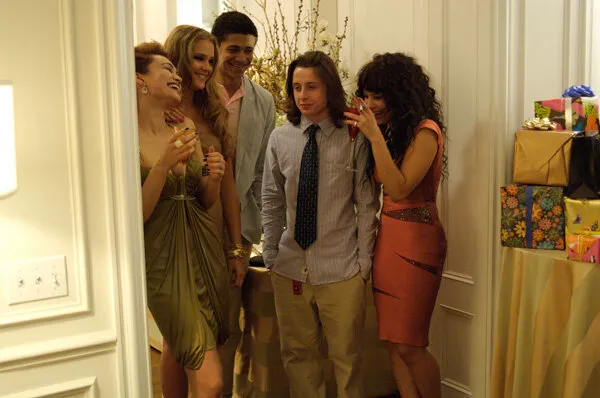 Кадр из фильма Двенадцать