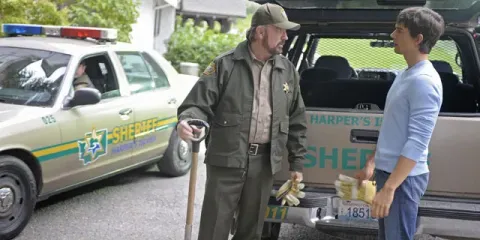 Кадр из фильма Остров Харпера