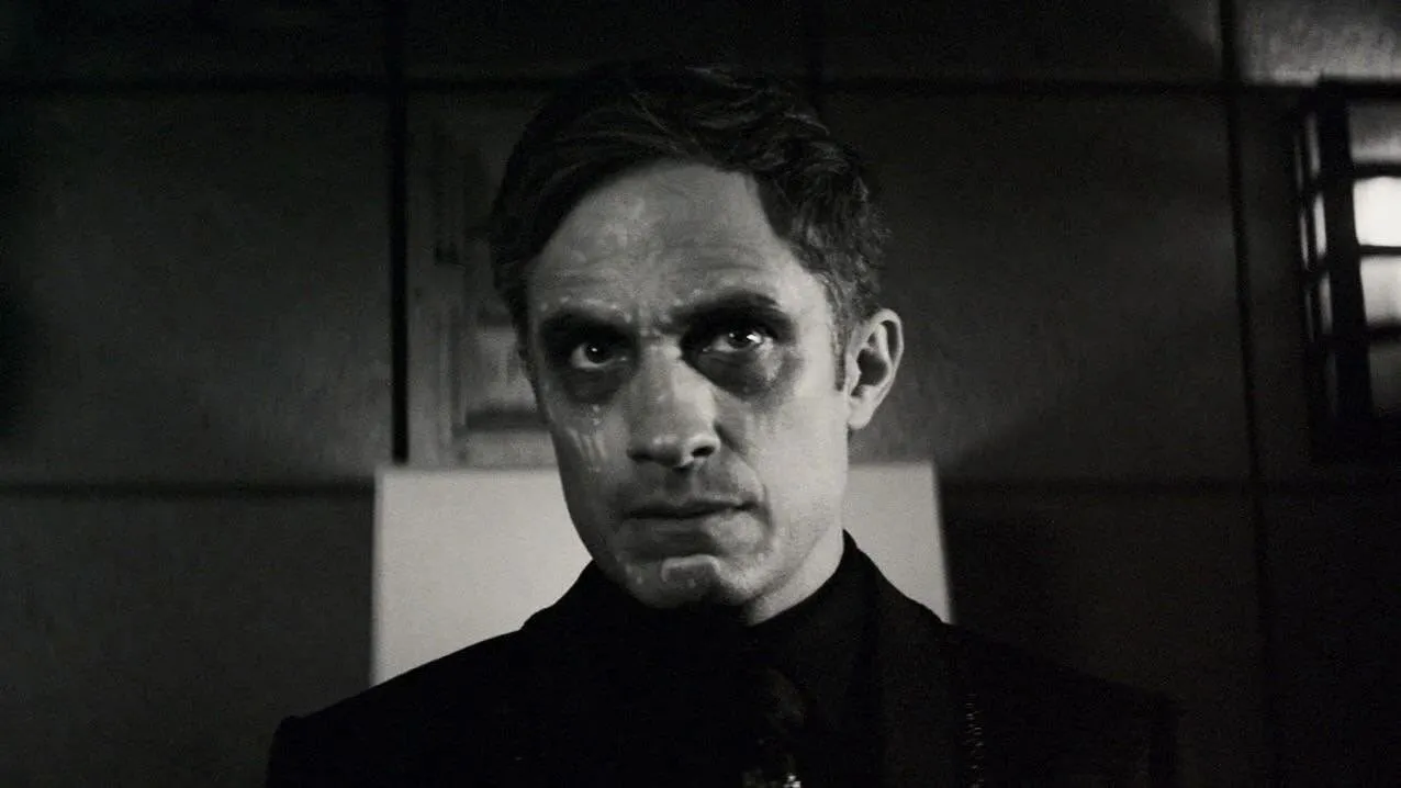 Кадр из фильма Ночной оборотень