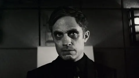 Кадр из фильма Ночной оборотень