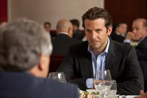 Кадр из фильма Области тьмы