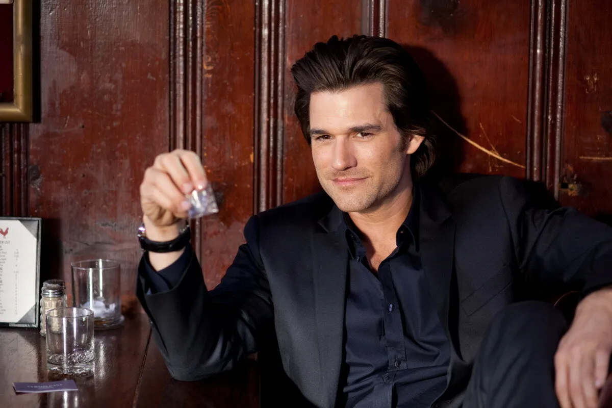 Кадр из фильма Области тьмы