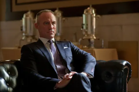 Кадр из фильма Области тьмы