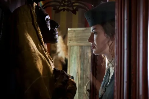 Кадр из фильма Необычайные приключения Адель