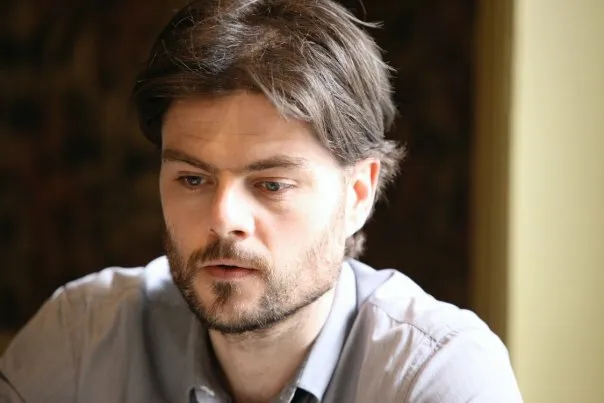 Кадр из фильма Кафе