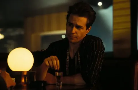 Кадр из фильма Джим с Пиккадилли