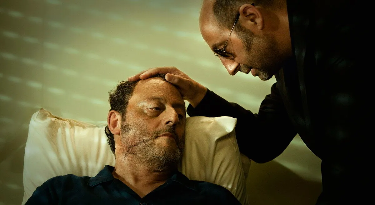 Кадр из фильма 22 пули: Бессмертный