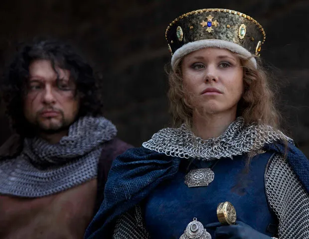 Кадр из фильма Столпы Земли