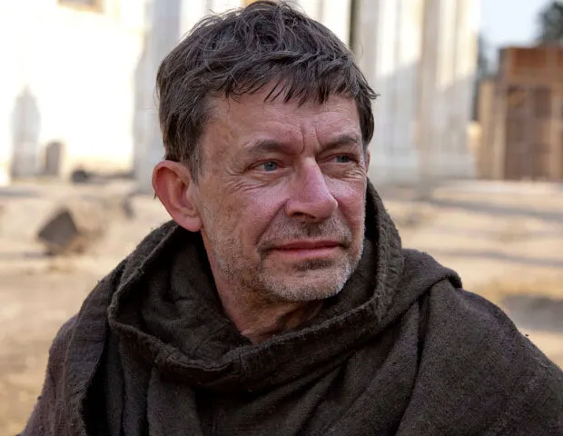 Кадр из фильма Столпы Земли