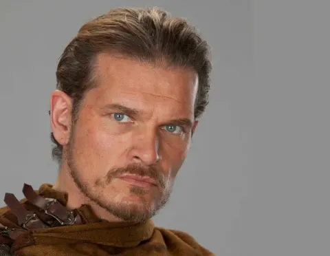 Кадр из фильма Столпы Земли