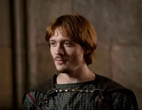 Кадр из фильма Столпы Земли