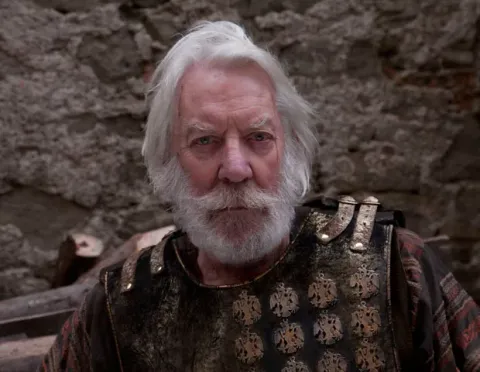 Кадр из фильма Столпы Земли