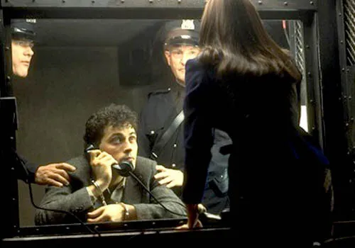 Кадр из фильма Тёмный город