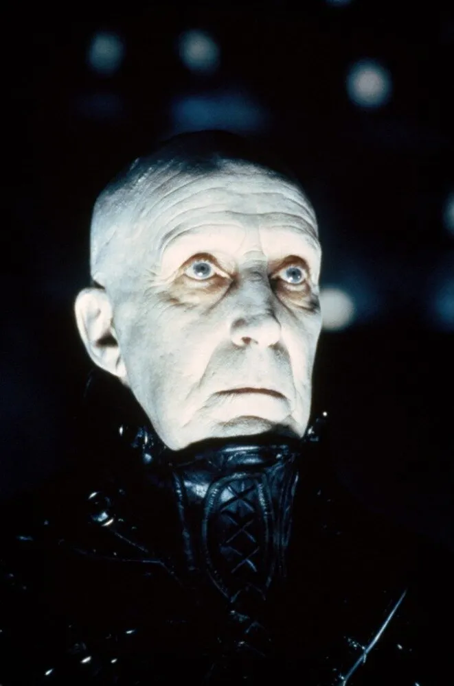 Кадр из фильма Тёмный город