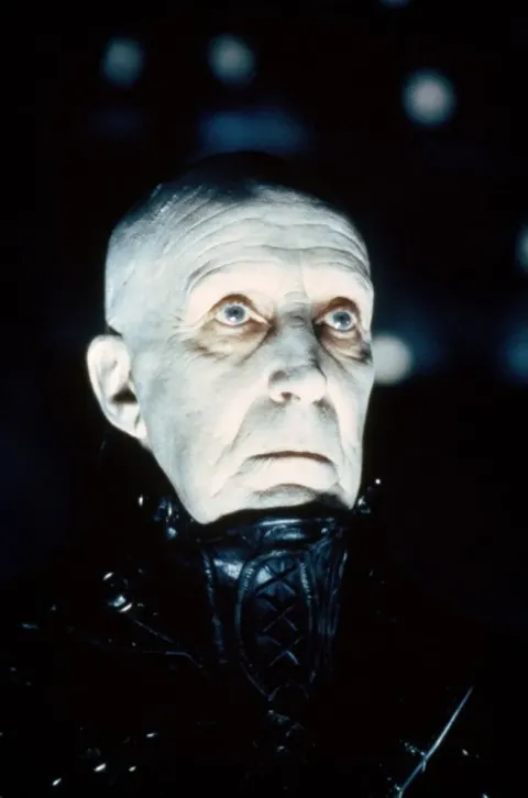 Кадр из фильма Тёмный город