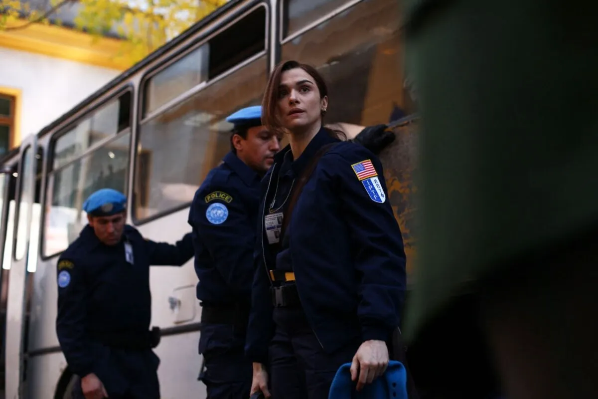 Кадр из фильма Стукачка