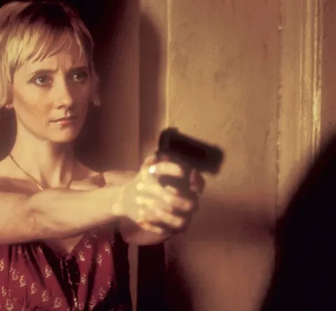 Кадр из фильма Во власти наваждения