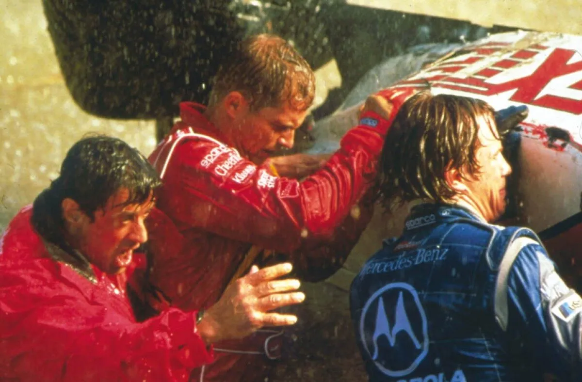 Кадр из фильма Гонщик