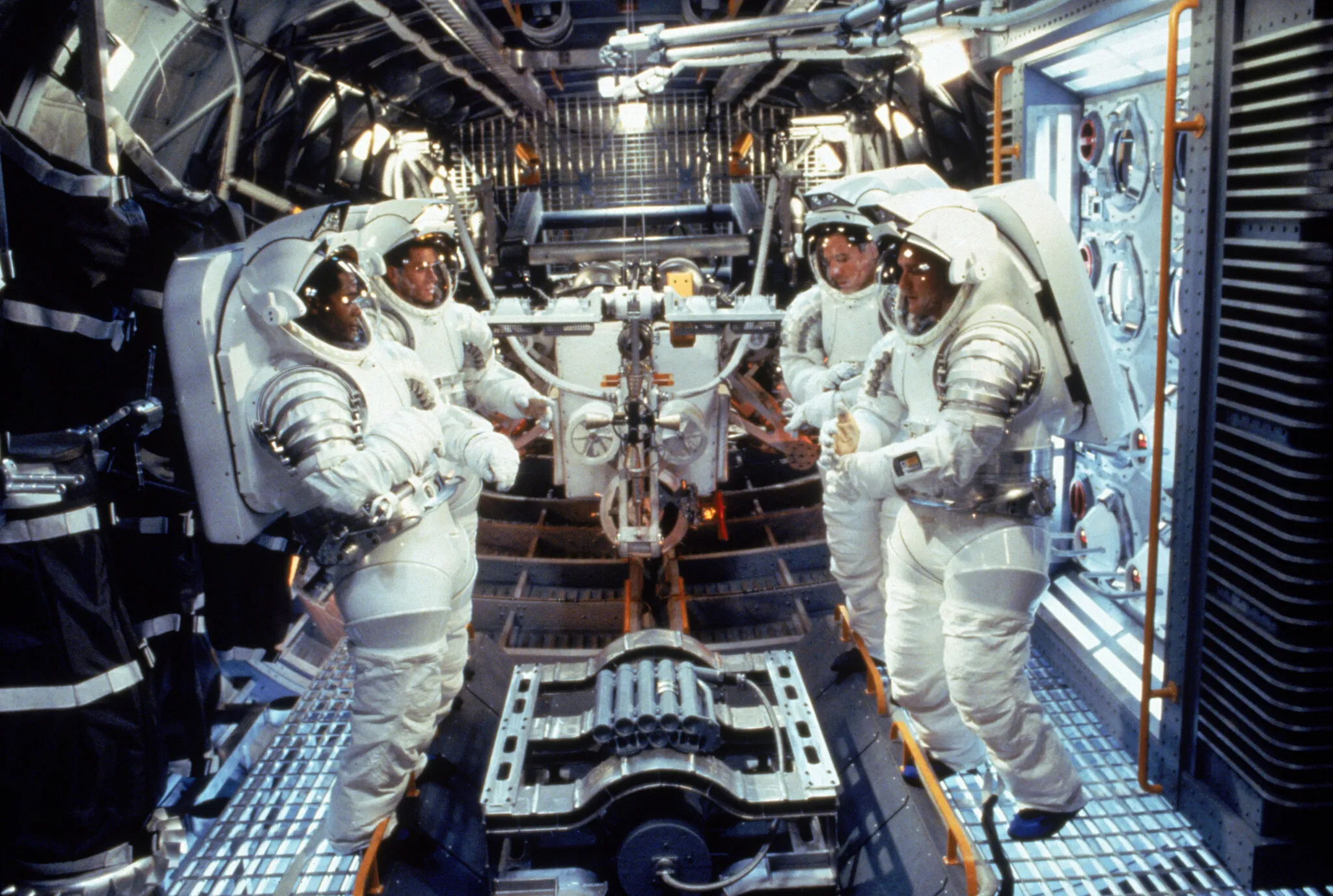 Кадр из фильма Столкновение с бездной