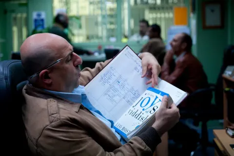 Кадр из фильма Неверный