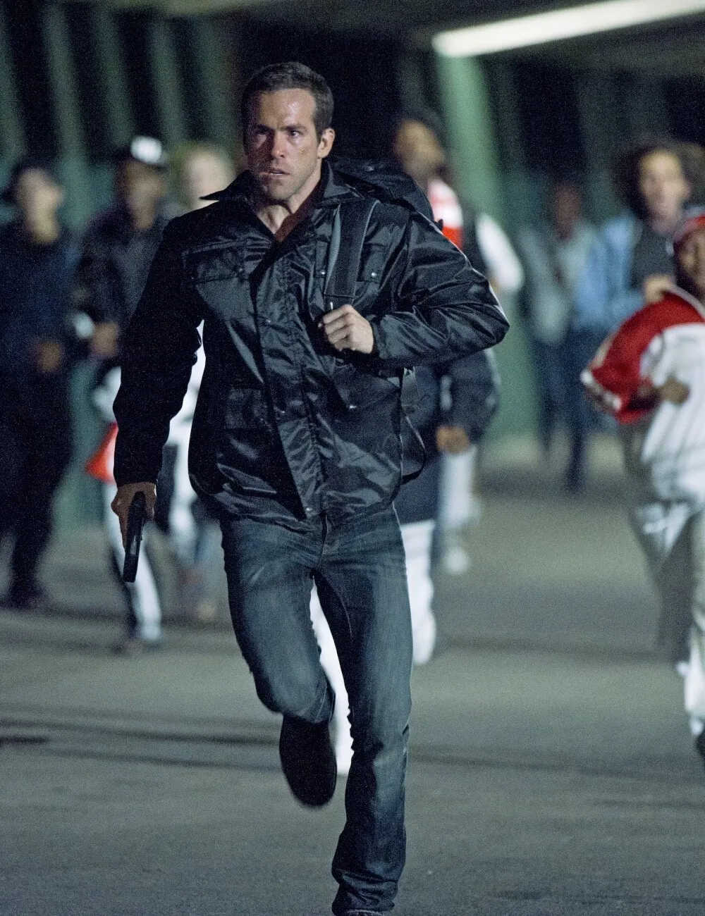 Кадр из фильма Код доступа «Кейптаун»