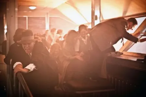 Кадр из фильма «Гинденбург»: Последний полёт