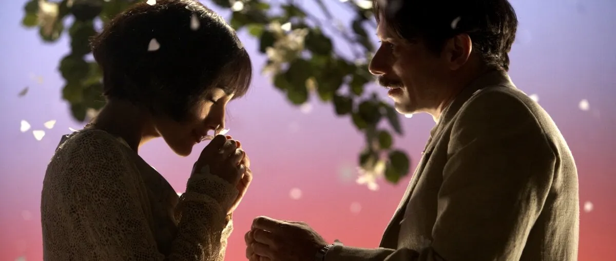 Кадр из фильма Цыпленок с черносливом