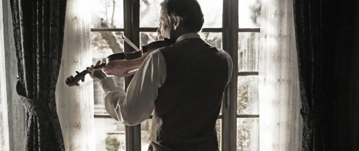 Кадр из фильма Цыпленок с черносливом