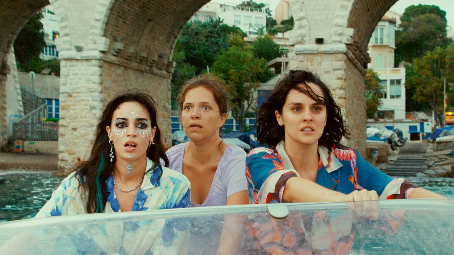 Кадр из фильма Девушки на балконе