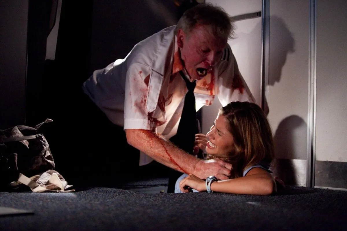 Кадр из фильма Карантин 2: Терминал