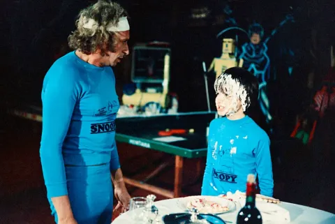 Кадр из фильма Игрушка