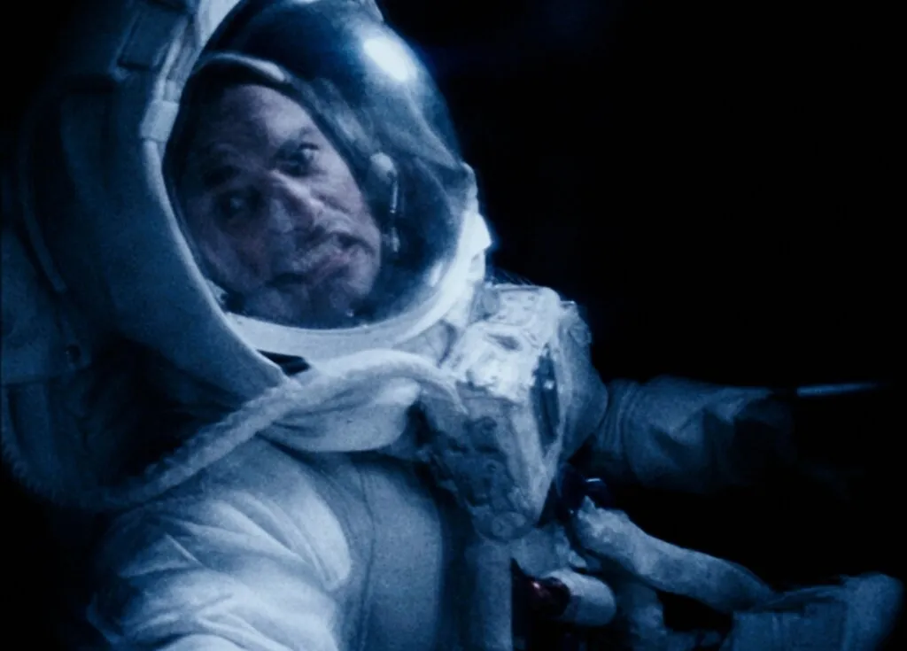 Кадр из фильма Аполлон 18