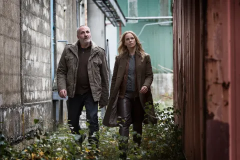 Кадр из фильма Мост