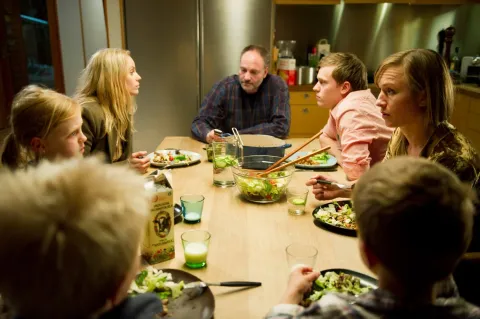 Кадр из фильма Мост