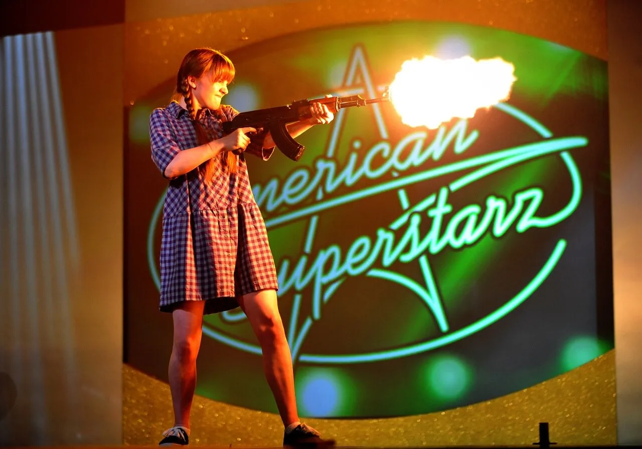 Кадр из фильма Боже, благослови Америку!