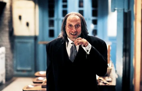 Кадр из фильма Очень страшное кино 2